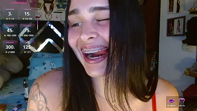 Snapshot of SarithaBunny chatting on November 18, 2025, 9:30 pm SarithaBunny online show from November 18, 2025, 9:30 pm