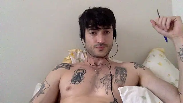 Snapshot of Fubinha chatting on November 17, 2025, 6:35 pm Fubinha online show from November 17, 2025, 6:35 pm