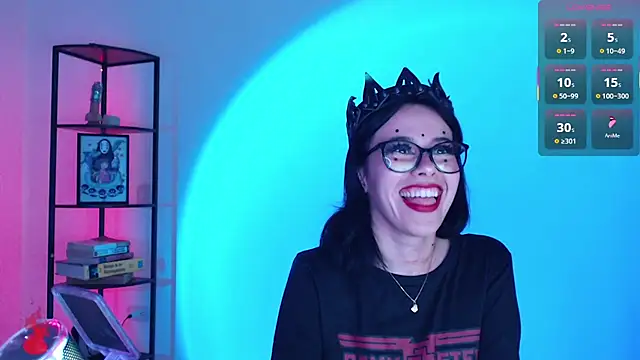 girldom online show from November 24, 2025, 4:40 pm