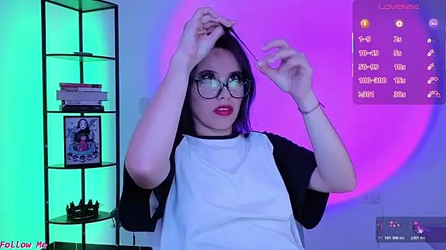 girldom online show from March 20, 2026, 3:39 pm