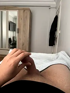 Erenn9972 online show from September 21, 2025, 12:51 pm