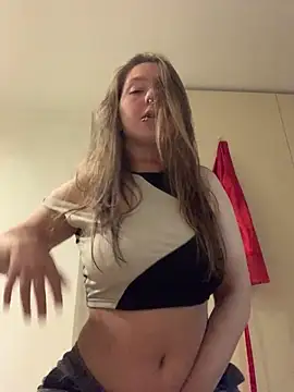 VesnaCrystal online show from September 30, 2025, 8:36 pm