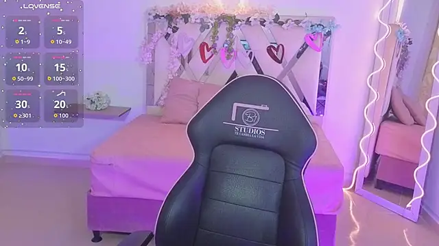 ZURY TAY online show from September 27, 2025, 11:37 am