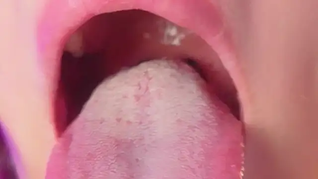 heiley moon online show from September 28, 2025, 12:10 pm