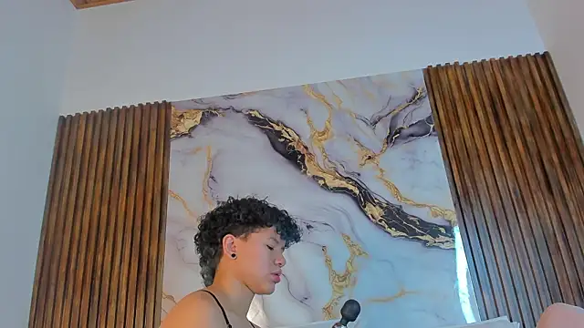 azul honey online show from March 10, 2026, 6:46 pm