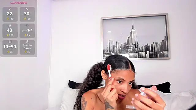 Snapshot of sarah_ashbourne chatting on November 4, 2025, 1:32 pm sarah ashbourne online show from November 4, 2025, 1:32 pm