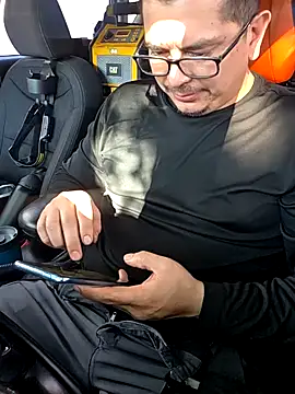 lucho8690 online show from October 14, 2025, 8:42 pm