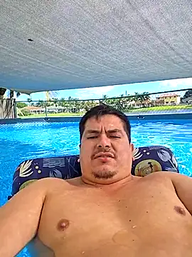 lucho8690 online show from October 18, 2025, 7:47 pm