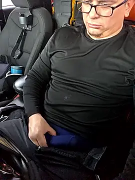 lucho8690 online show from October 28, 2025, 9:17 pm