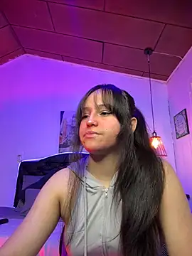 Snapshot of Eymmy_24 chatting on October 15, 2025, 3:06 am Eymmy 24 online show from October 15, 2025, 3:06 am