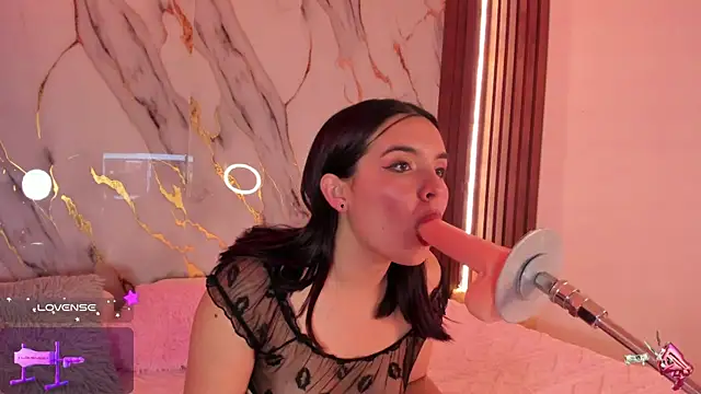 alicecute77 online show from September 30, 2025, 2:27 am