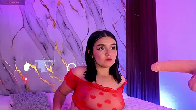 alicecute77 online show from February 7, 2026, 2:26 am