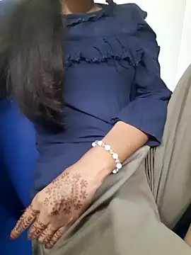 Snapshot of Aarti-kumri chatting on October 15, 2025, 9:31 am Aarti-kumri online show from October 15, 2025, 9:31 am