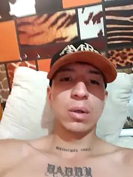 Snapshot of Fvrxxo19cm chatting on October 17, 2025, 3:14 pm Fvrxxo19cm online show from October 17, 2025, 3:14 pm