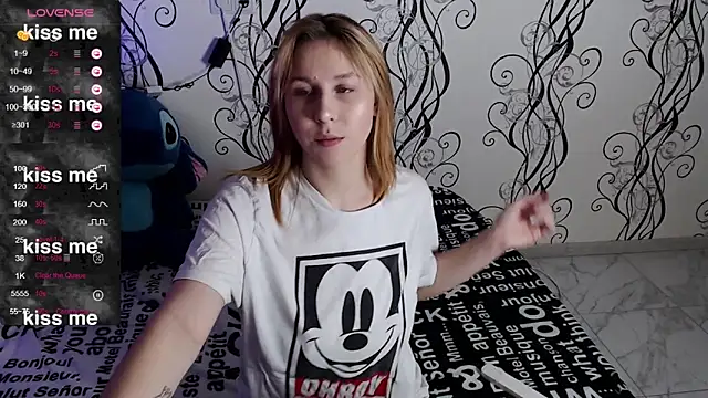 RoyAngela online show from November 14, 2025, 1:54 pm