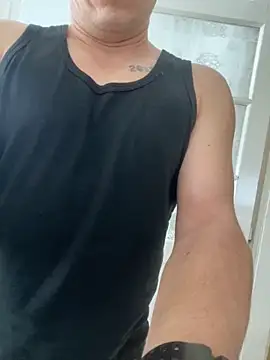 MagyarHunor online show from December 3, 2025, 8:23 am