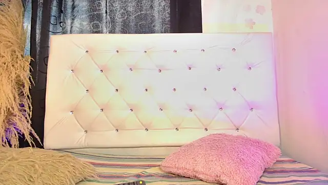 Snapshot of tatixxxvega chatting on April 1, 2026, 5:54 pm tatixxxvega online show from April 1, 2026, 5:54 pm