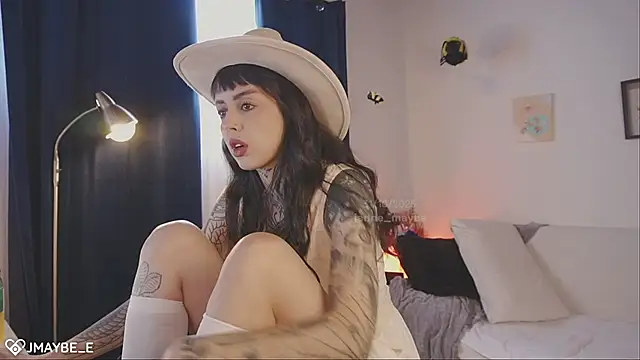 janne maybe online show from October 31, 2025, 3:24 pm