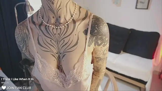 janne maybe online show from November 26, 2025, 3:02 pm