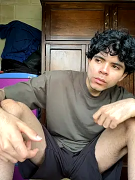 Axel-Mejia online show from November 6, 2025, 1:45 pm