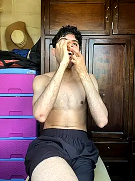 Axel-Mejia online show from November 17, 2025, 6:35 pm