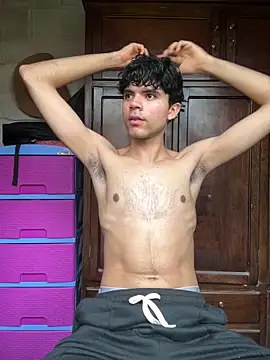 Axel-Mejia online show from December 22, 2025, 7:44 pm