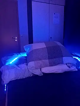 Snapshot of Teufel-in-weiss chatting on February 10, 2026, 10:03 pm Teufel-in-weiss online show from February 10, 2026, 10:03 pm