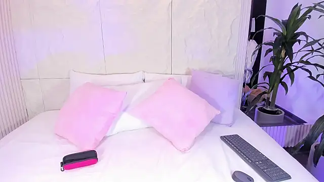 DulceGreem online show from January 14, 2026, 8:14 pm