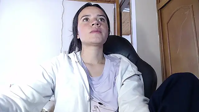 Snapshot of Skylar_Serenity chatting on September 14, 2025, 5:12 pm Skylar Serenity online show from September 14, 2025, 5:12 pm