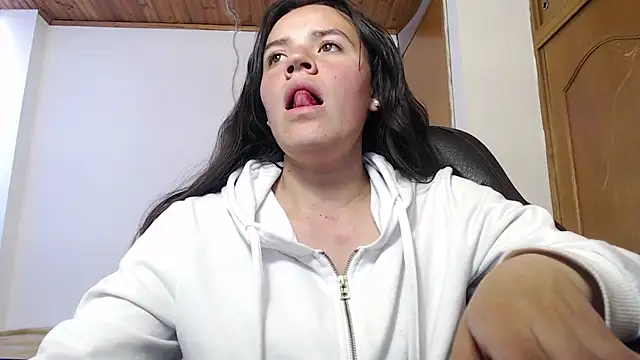 Snapshot of Skylar_Serenity chatting on September 16, 2025, 8:54 pm Skylar Serenity online show from September 16, 2025, 8:54 pm