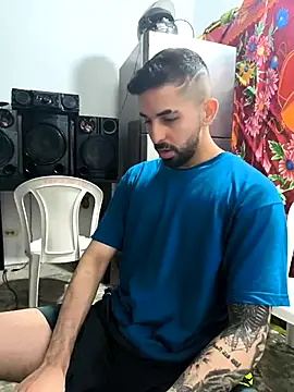 Snapshot of giannis090 chatting on November 5, 2025, 8:09 pm giannis090 online show from November 5, 2025, 8:09 pm