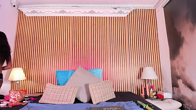 keeyla stone online show from September 12, 2025, 8:09 pm