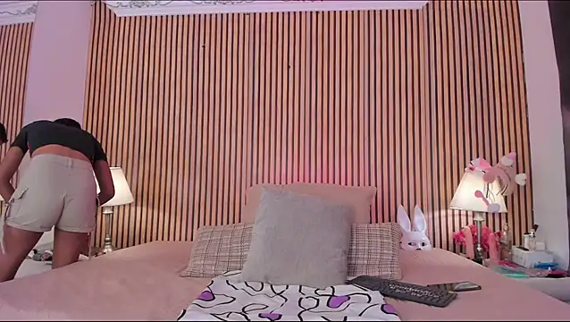 keeyla stone online show from November 6, 2025, 8:32 pm