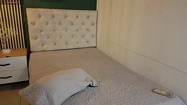 sky collinss online show from November 10, 2025, 7:46 pm