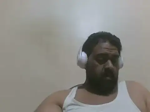 elpoop7305 online show from May 3, 2026, 2:34 pm