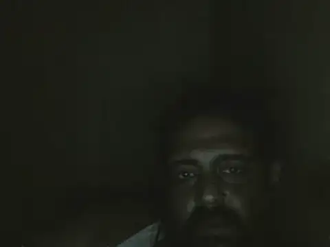 elpoop7305 online show from May 4, 2026, 2:40 am