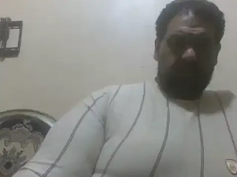 elpoop7305 online show from May 11, 2026, 3:56 am