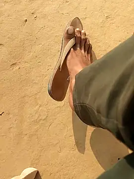 Snapshot of INTERNATIONAL0001 chatting on November 9, 2025, 4:00 am INTERNATIONAL0001 online show from November 9, 2025, 4:00 am