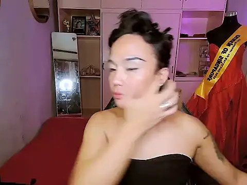 Snapshot of YourNikkieXxx chatting on October 26, 2025, 8:15 pm YourNikkieXxx online show from October 26, 2025, 8:15 pm