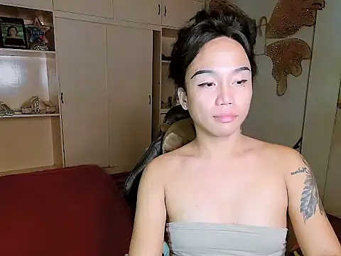 Snapshot of YourNikkieXxx chatting on October 28, 2025, 5:04 pm YourNikkieXxx online show from October 28, 2025, 5:04 pm