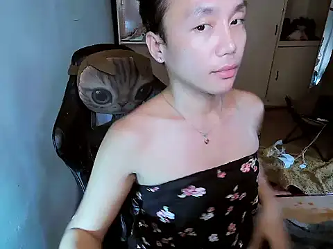 Snapshot of YourNikkieXxx chatting on November 7, 2025, 12:43 am YourNikkieXxx online show from November 7, 2025, 12:43 am