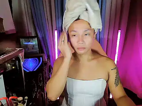 YourNikkieXxx online show from June 12, 2026, 3:22 pm