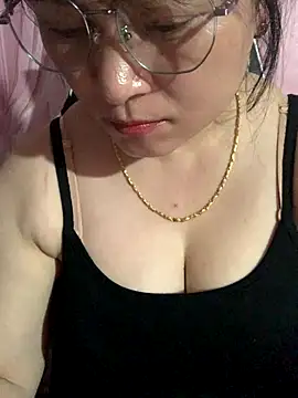 scent-sweet online show from September 9, 2025, 2:55 am