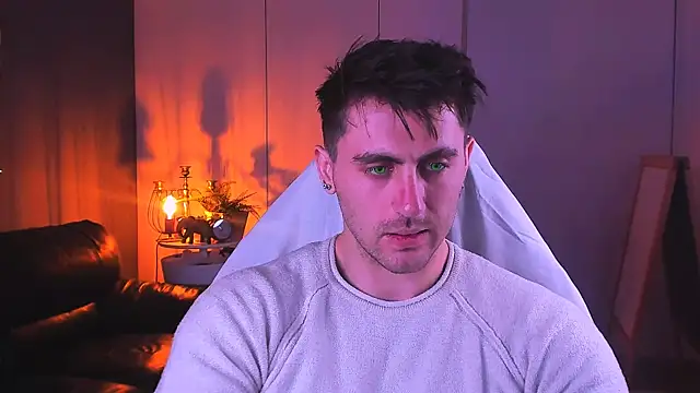 Snapshot of Oscar_Miller_ chatting on October 13, 2025, 9:15 pm Oscar Miller online show from October 13, 2025, 9:15 pm