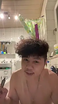 Kingpowerlittel online show from March 12, 2026, 7:31 pm