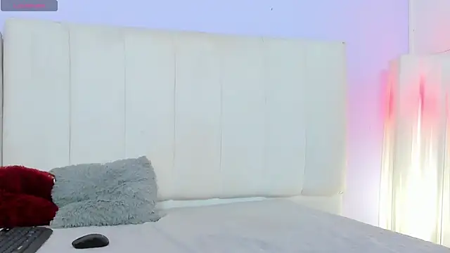 Snapshot of fressittalove01 chatting on February 26, 2026, 2:27 pm fressittalove01 online show from February 26, 2026, 2:27 pm