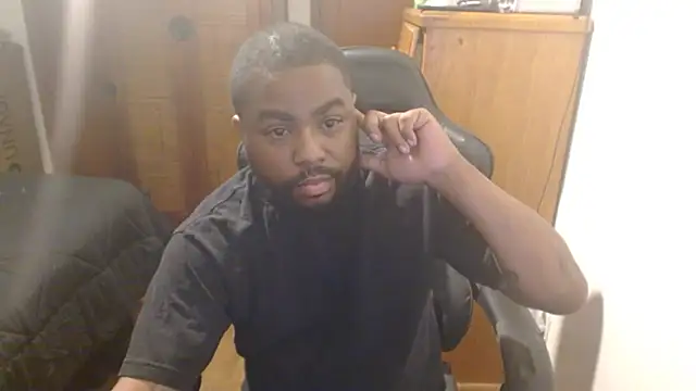 Snapshot of Breadwinnah chatting on September 23, 2025, 3:53 am Breadwinnah online show from September 23, 2025, 3:53 am