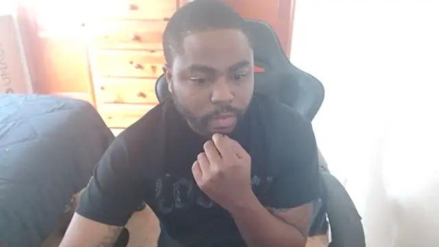 Snapshot of Breadwinnah chatting on September 27, 2025, 8:36 pm Breadwinnah online show from September 27, 2025, 8:36 pm