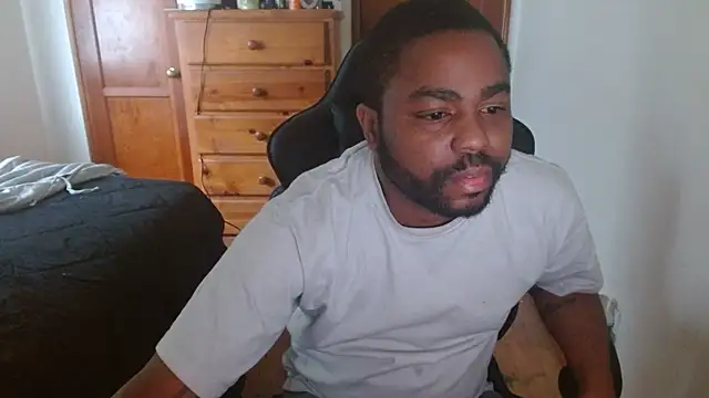 Snapshot of Breadwinnah chatting on October 14, 2025, 5:58 pm Breadwinnah online show from October 14, 2025, 5:58 pm