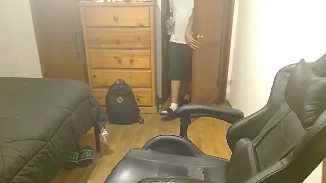 Snapshot of Breadwinnah chatting on October 25, 2025, 7:27 am Breadwinnah online show from October 25, 2025, 7:27 am